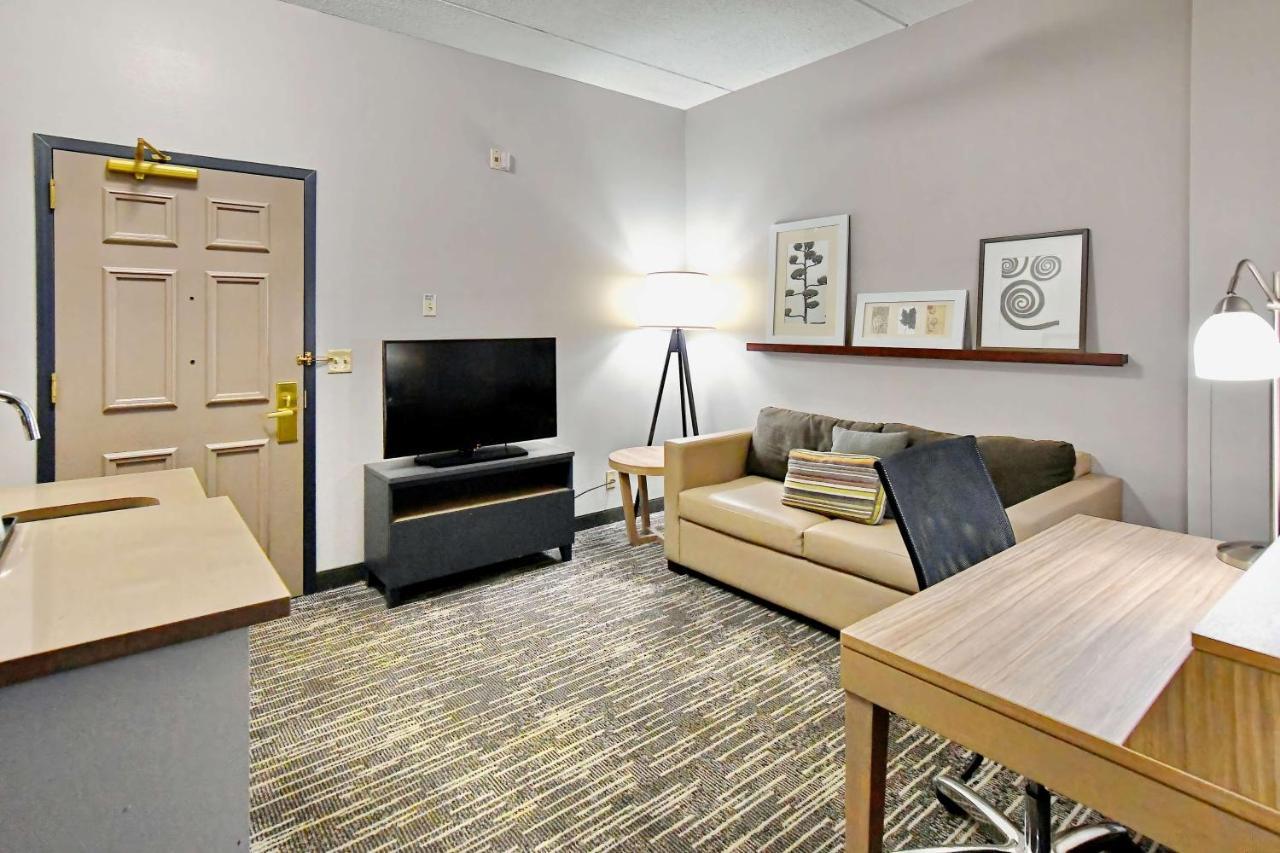 Country & By Radisson, Mount Morris, Ny