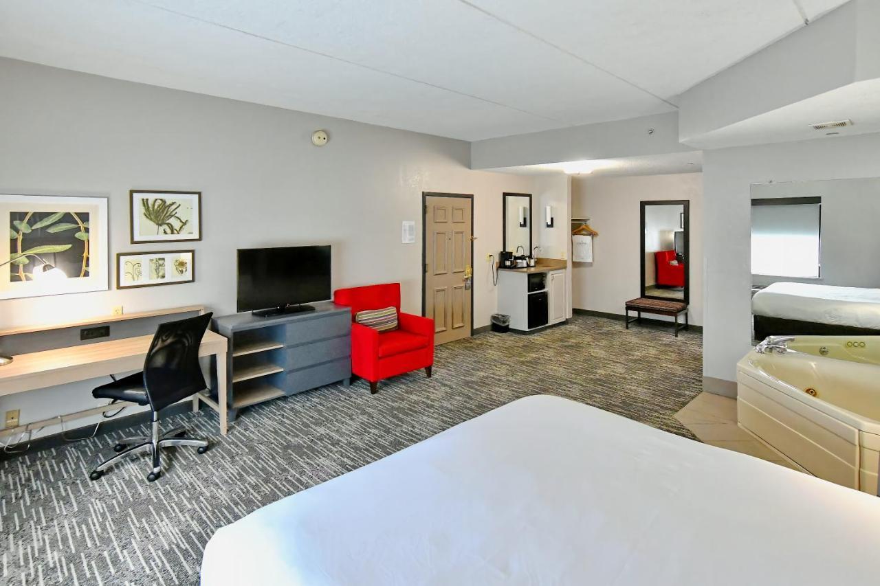 Hotel Country & By Radisson, Mount Morris, Ny