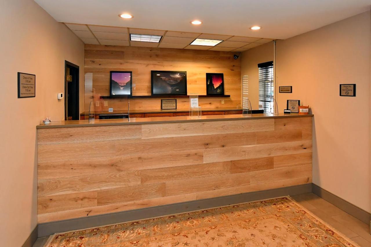 Country & By Radisson, Mount Morris, Ny