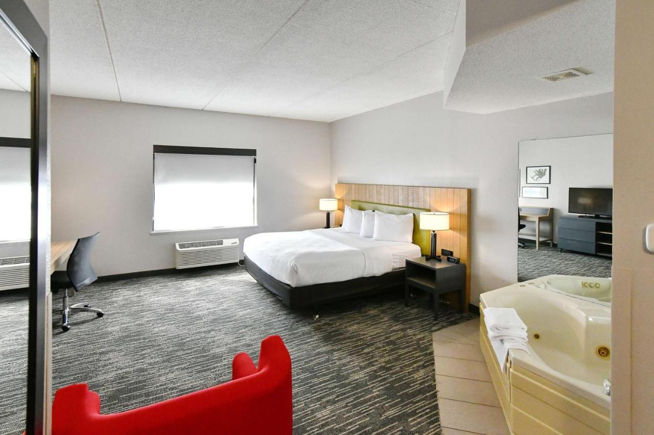 Country & By Radisson, Mount Morris, Ny Hotel